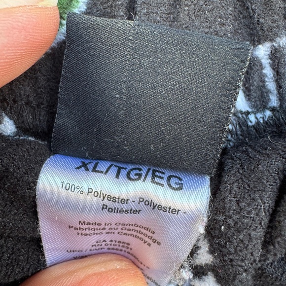 Guinness Black and Green Fleece Pants - Picture 3 of 6